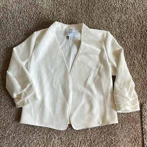 Scuba like material open 3/4 sleeve blazer